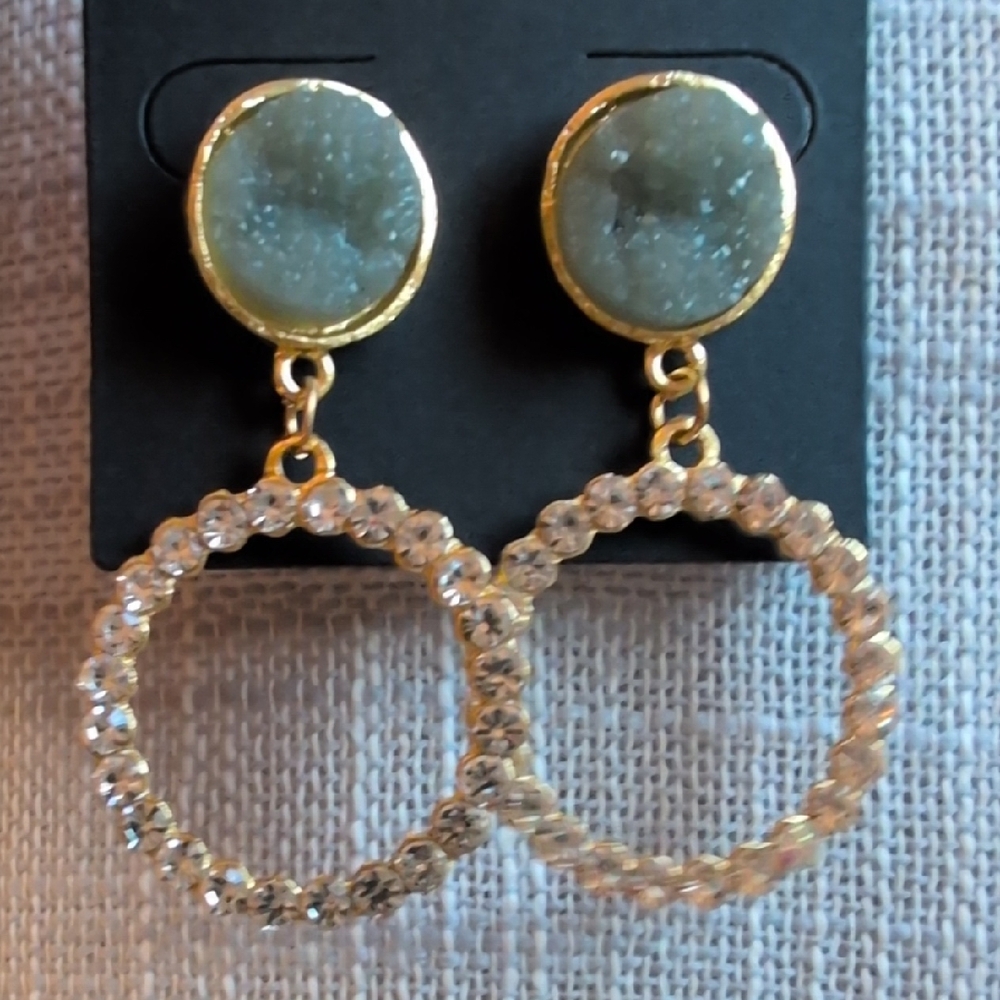 Elegant Gold Drop Fashion Earrings